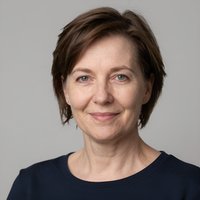 Профессиональный портрет юриста PG Legal, уверенный взгляд, помощь в вопросах наследования.